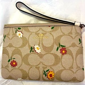 Coach corner zip wristlet in Nostalgic Ditsy pattern